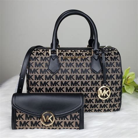 michael kors shoulder bag and wallet set sale|michael kors purse wallet set.